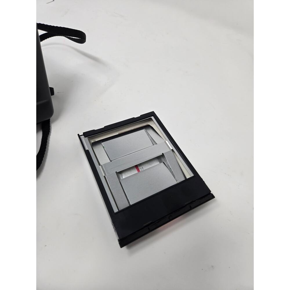 Vintage Polaroid OneStep CloseUp 600 Series Instant Film Camera with Strap testd - Picture 3 of 9